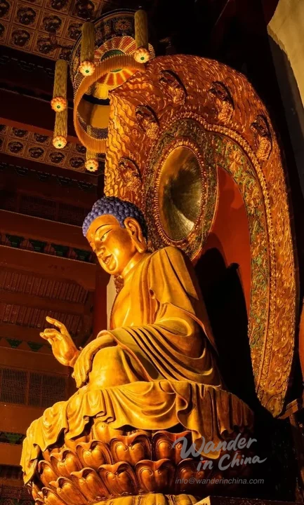 영은사 석가모니 불상 디테일.