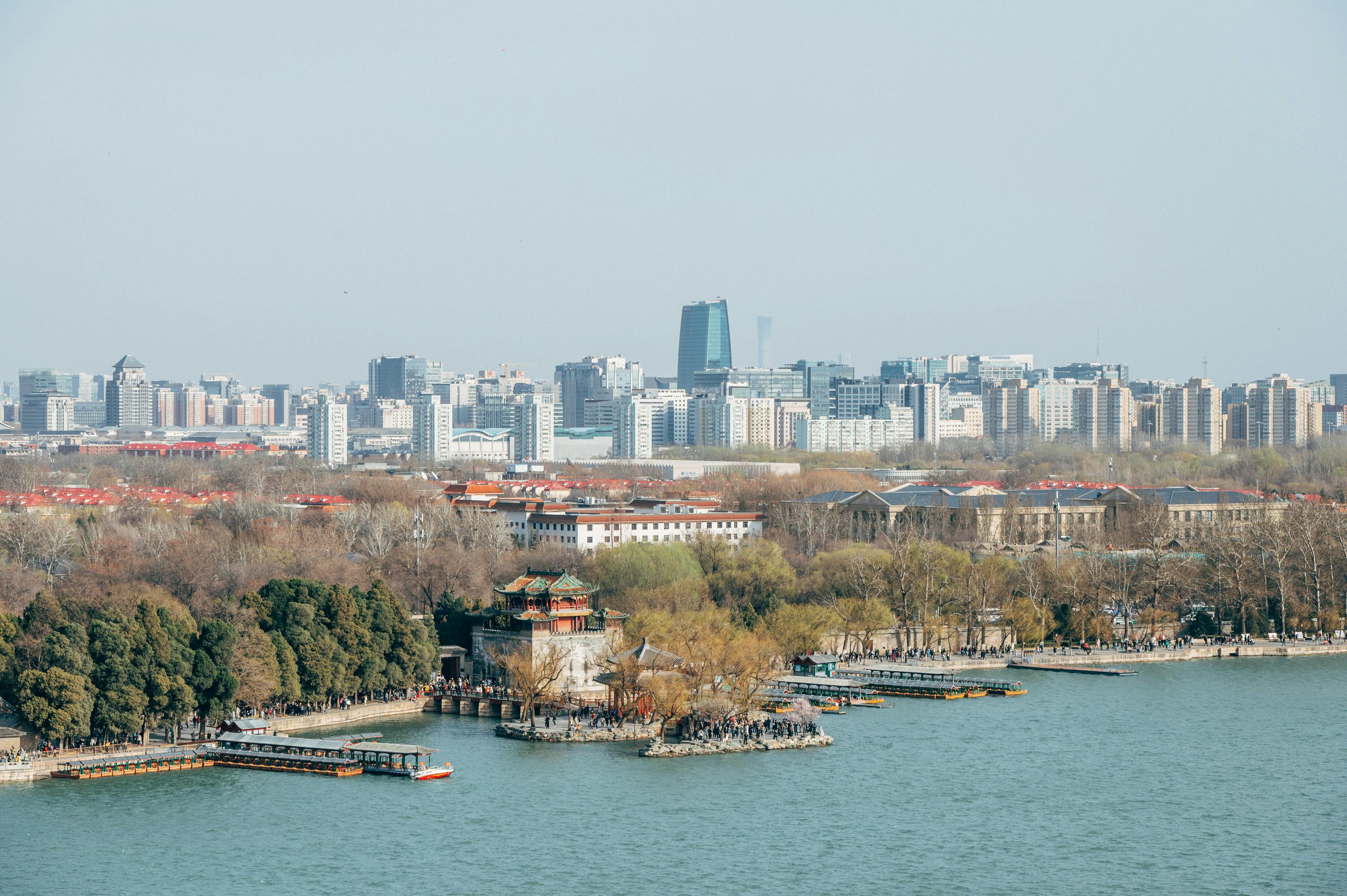 Explore Green Lake Park: Kunming's Lakeside Oasis & Seagull Haven Thumbnail