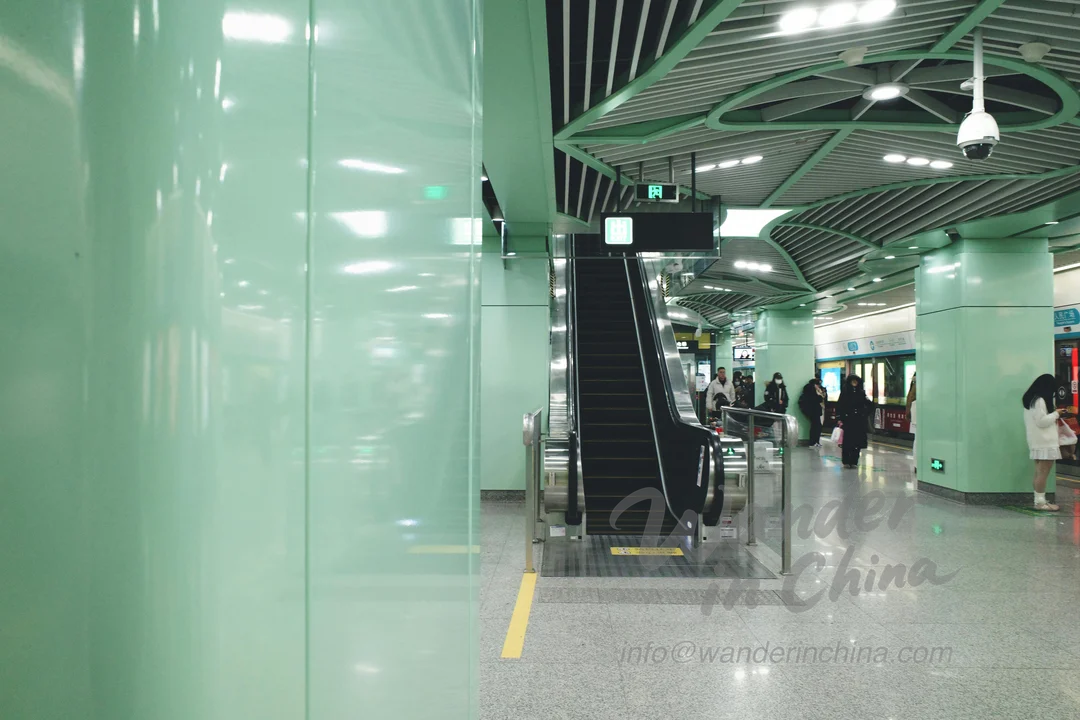 Plataforma de la estación de metro de Hangzhou.