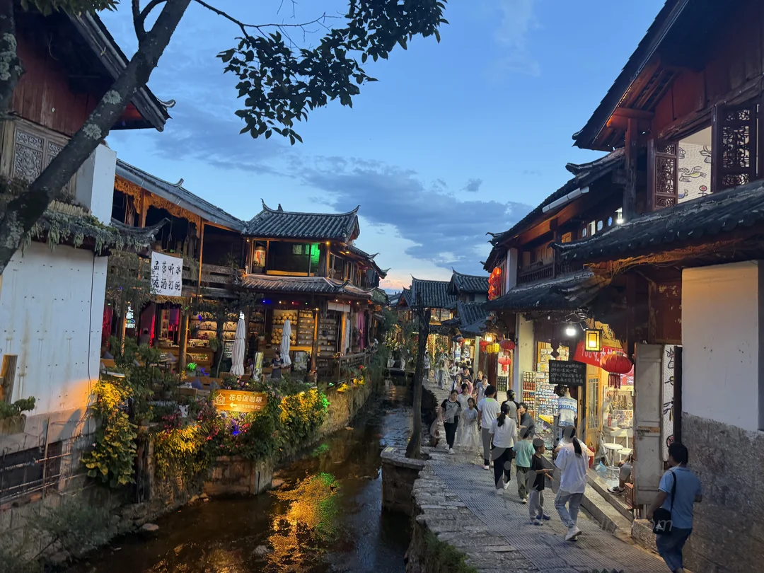 Ciudad Antigua de Lijiang por la noche.