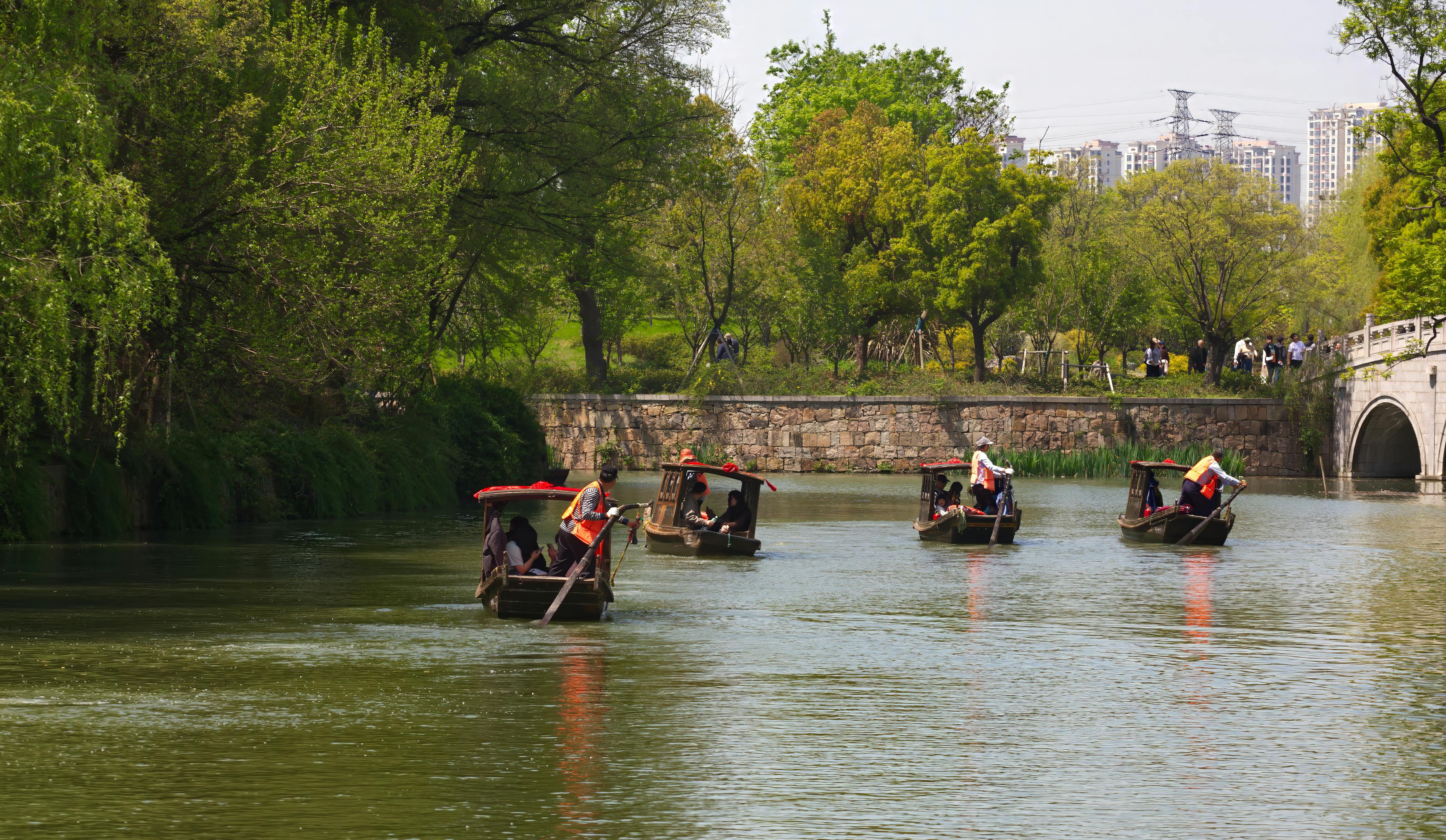 นั่งเรือในคลองซูโจว